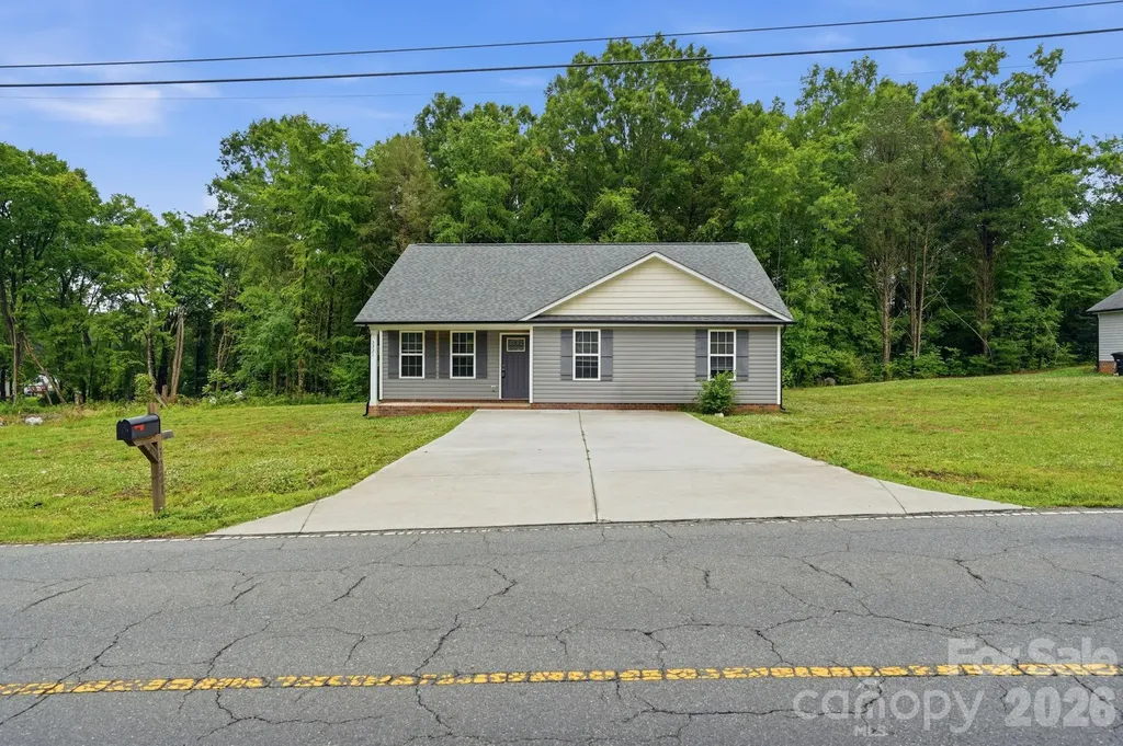 3221 Roberta Road Concord NC 28027
