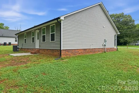 3221 Roberta Road Concord NC 28027