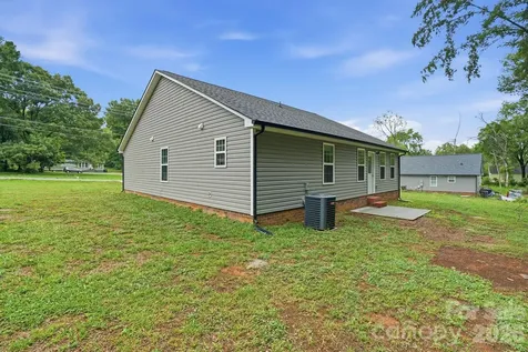 3221 Roberta Road Concord NC 28027