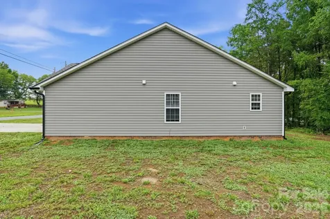 3221 Roberta Road Concord NC 28027