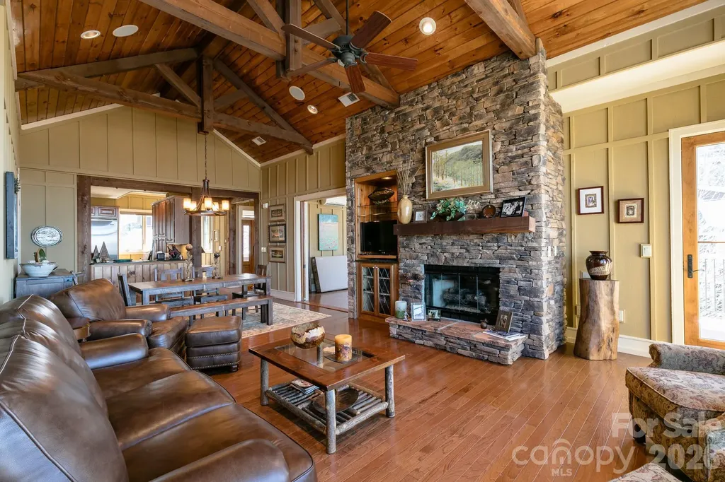 47 Creekside Way Burnsville NC 28714