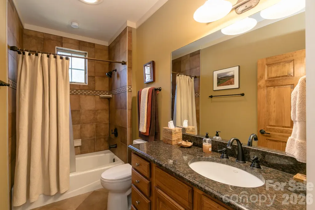 47 Creekside Way Burnsville NC 28714