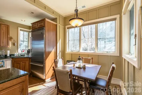 47 Creekside Way Burnsville NC 28714