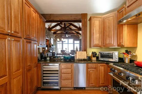 47 Creekside Way Burnsville NC 28714