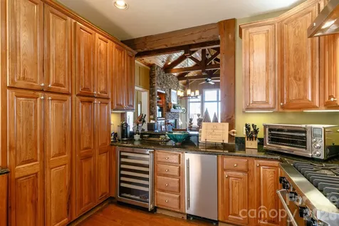 47 Creekside Way Burnsville NC 28714