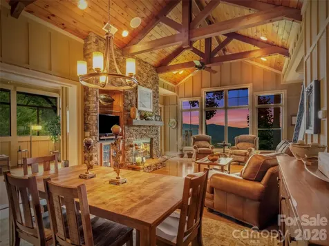 47 Creekside Way Burnsville NC 28714