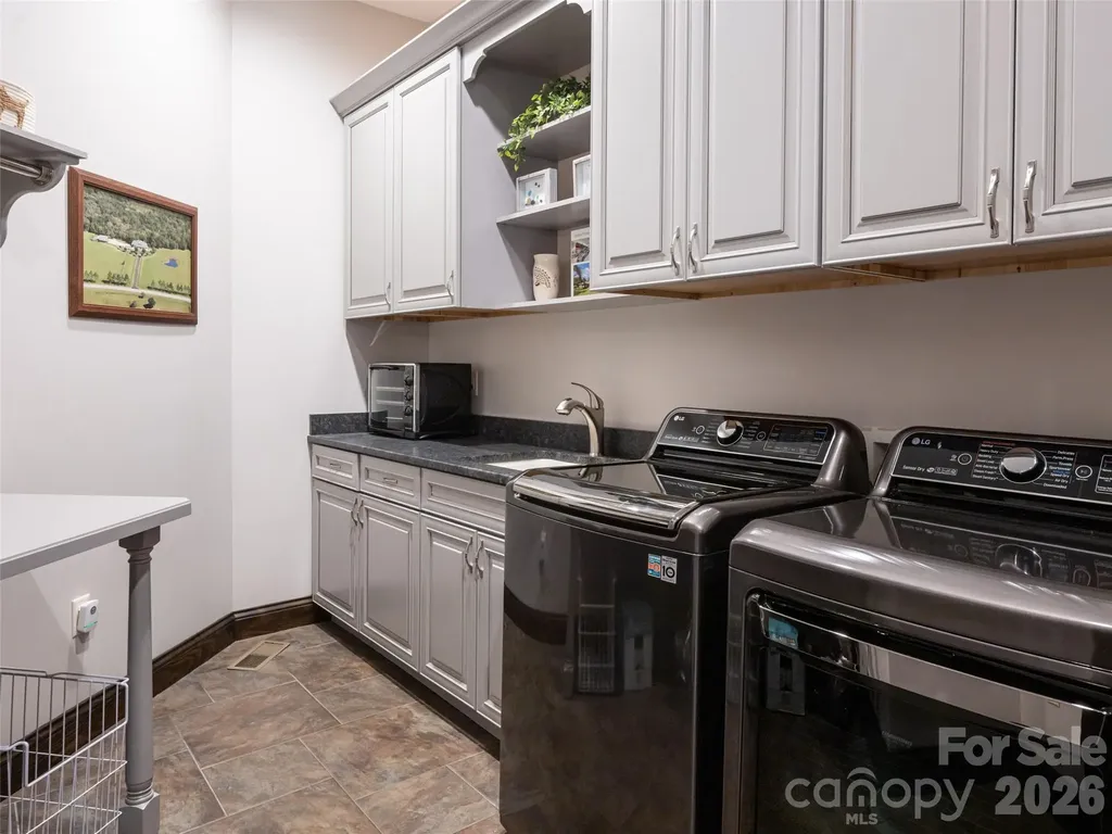 151 Bridgewater Drive Fletcher NC 28732