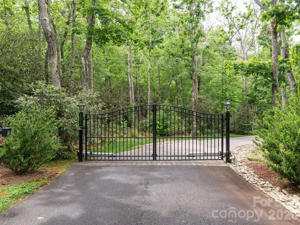 151 Bridgewater Drive Fletcher NC 28732