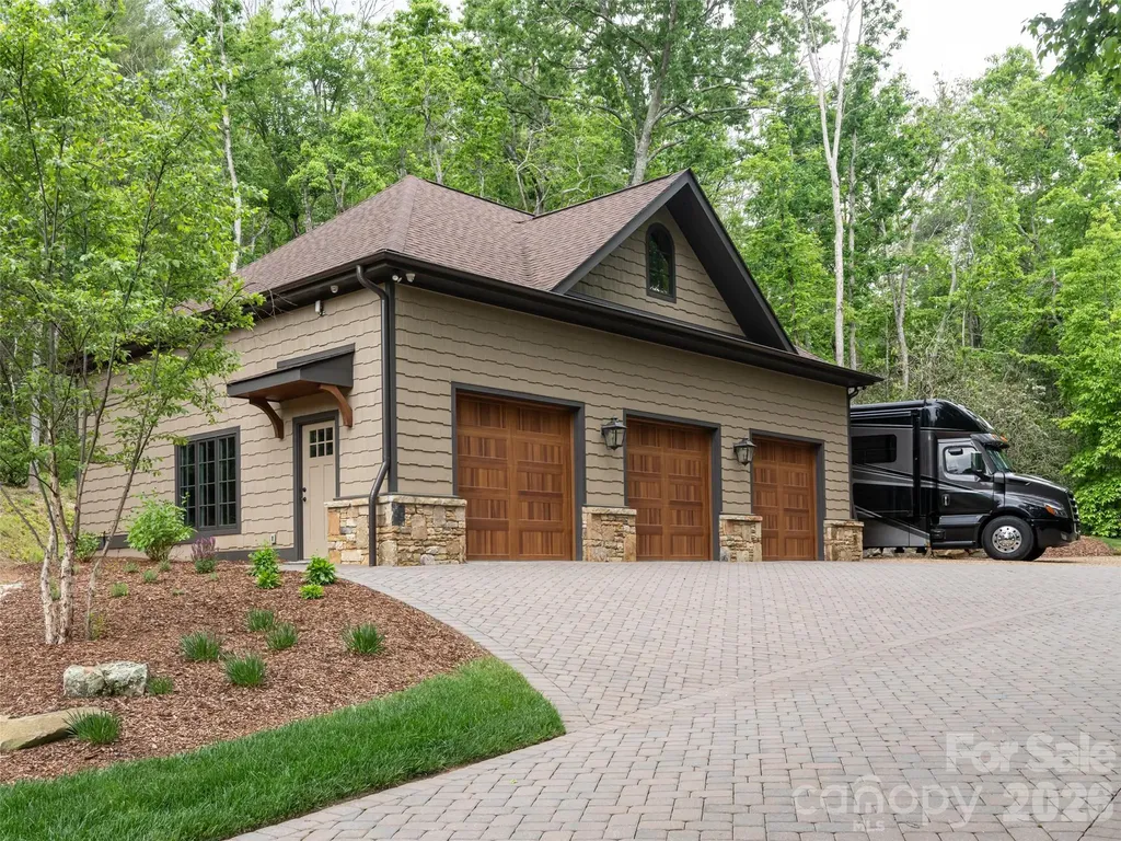 151 Bridgewater Drive Fletcher NC 28732