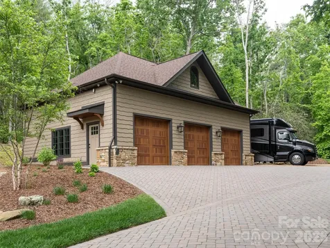 151 Bridgewater Drive Fletcher NC 28732