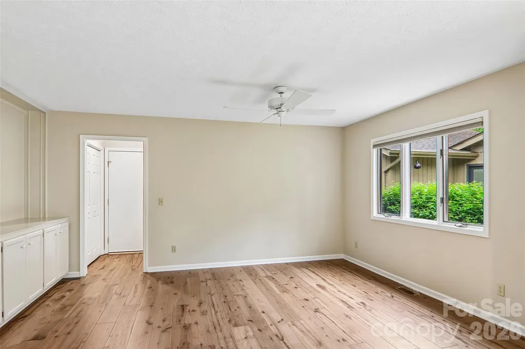 405 Wild Oak Lane Hendersonville NC 28791