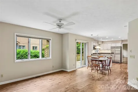 405 Wild Oak Lane Hendersonville NC 28791
