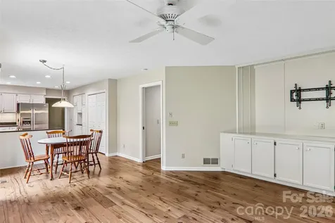 405 Wild Oak Lane Hendersonville NC 28791