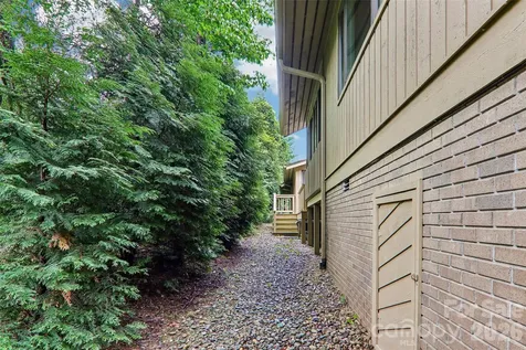 405 Wild Oak Lane Hendersonville NC 28791