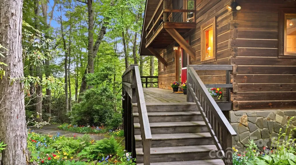 429 Biodome Drive Waynesville NC 28785