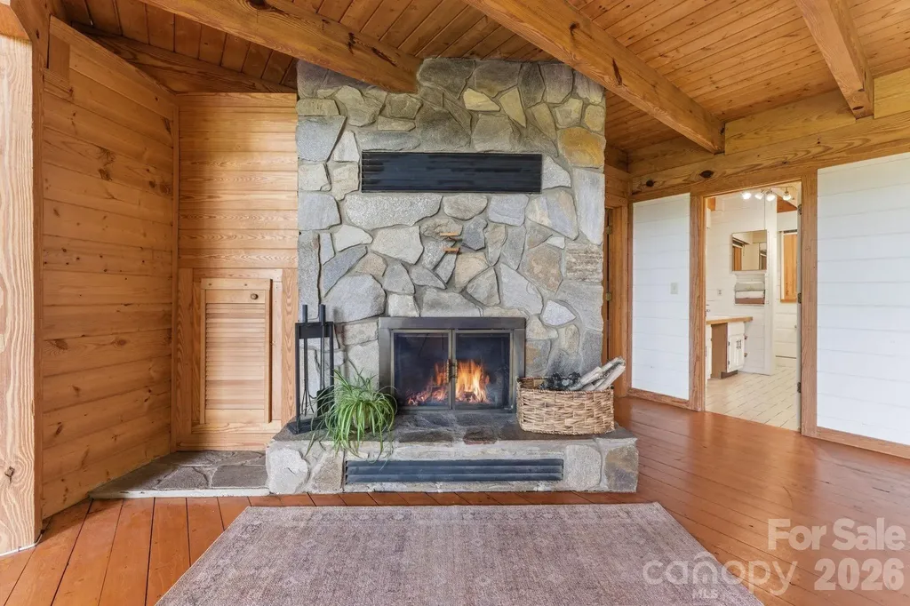 429 Biodome Drive Waynesville NC 28785