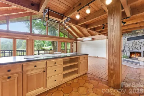 429 Biodome Drive Waynesville NC 28785