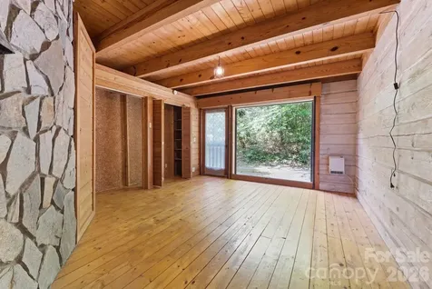429 Biodome Drive Waynesville NC 28785