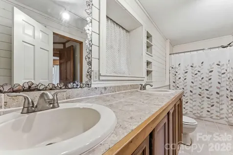 429 Biodome Drive Waynesville NC 28785