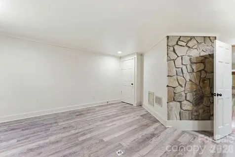 429 Biodome Drive Waynesville NC 28785