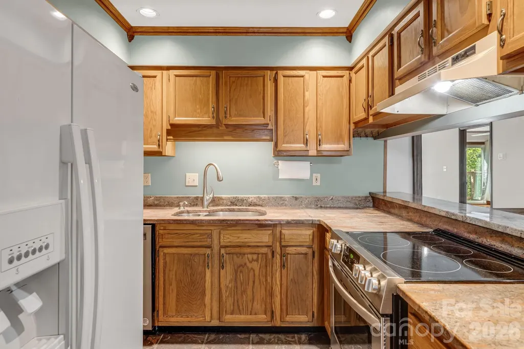 60 Ravencroft Lane Asheville NC 28803