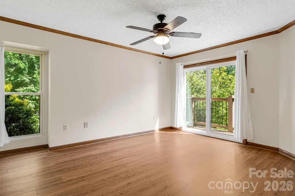 60 Ravencroft Lane Asheville NC 28803