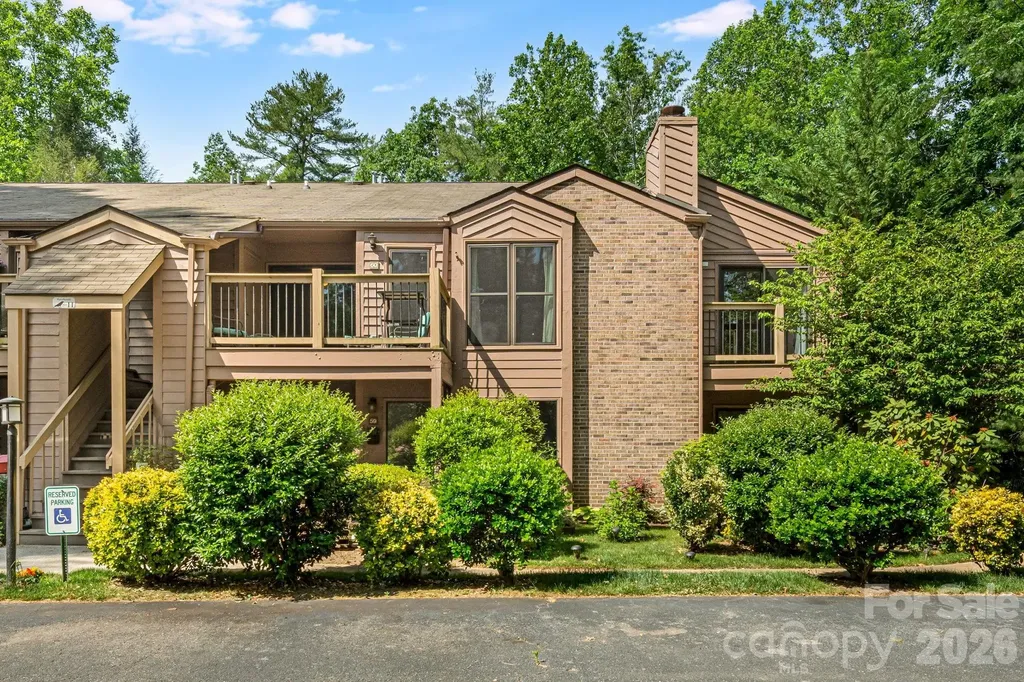 60 Ravencroft Lane Asheville NC 28803