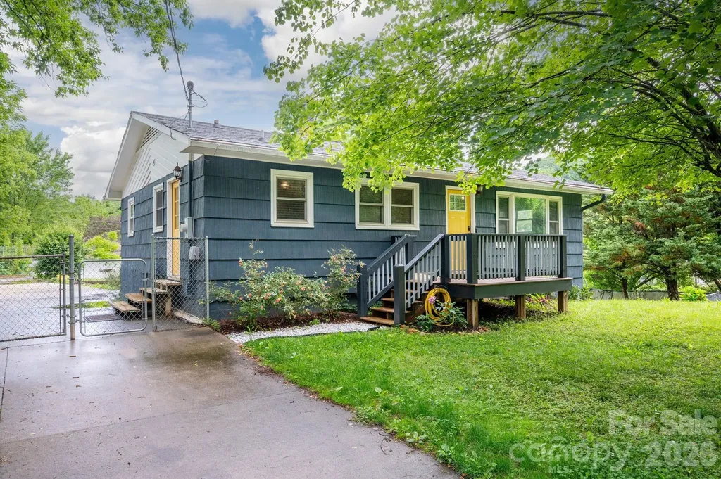 65 Farley Street Waynesville NC 28786