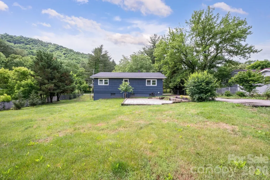 65 Farley Street Waynesville NC 28786