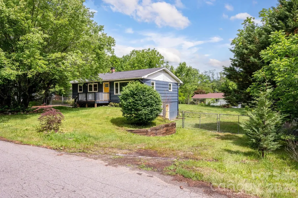 65 Farley Street Waynesville NC 28786
