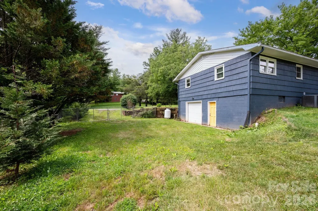 65 Farley Street Waynesville NC 28786