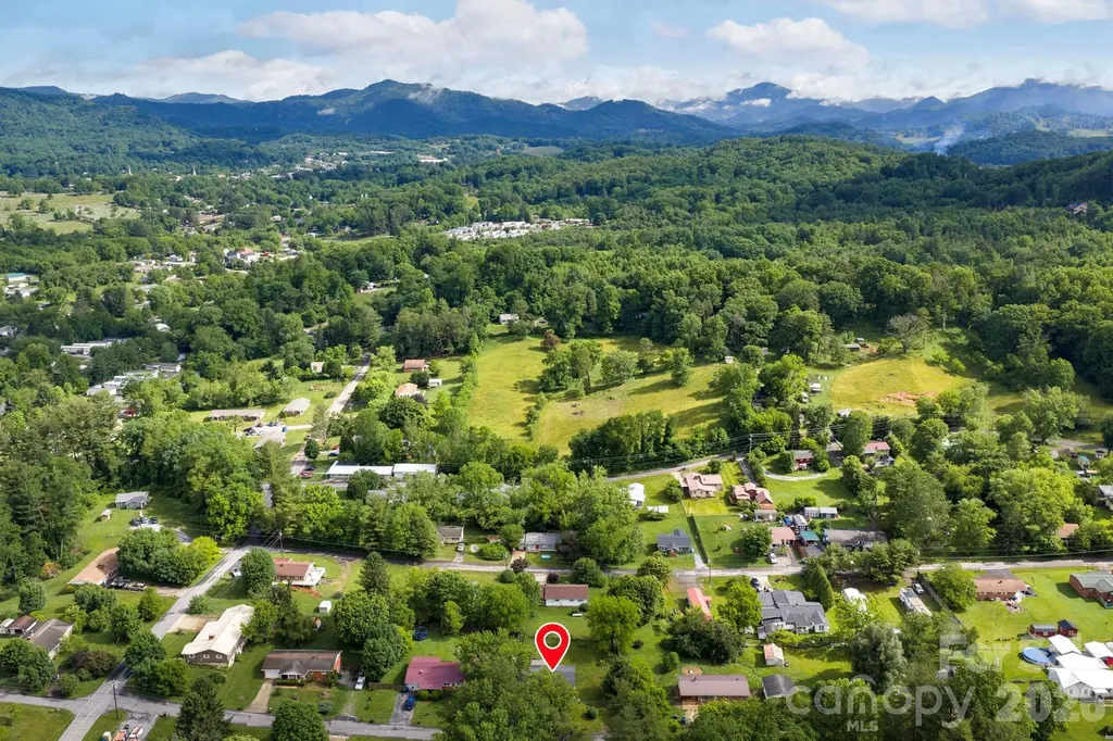 65 Farley Street Waynesville NC 28786