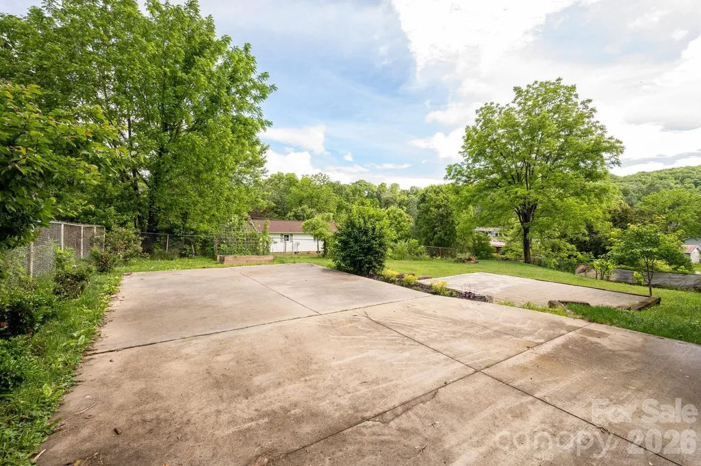 65 Farley Street Waynesville NC 28786