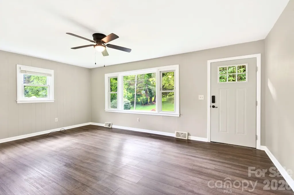65 Farley Street Waynesville NC 28786