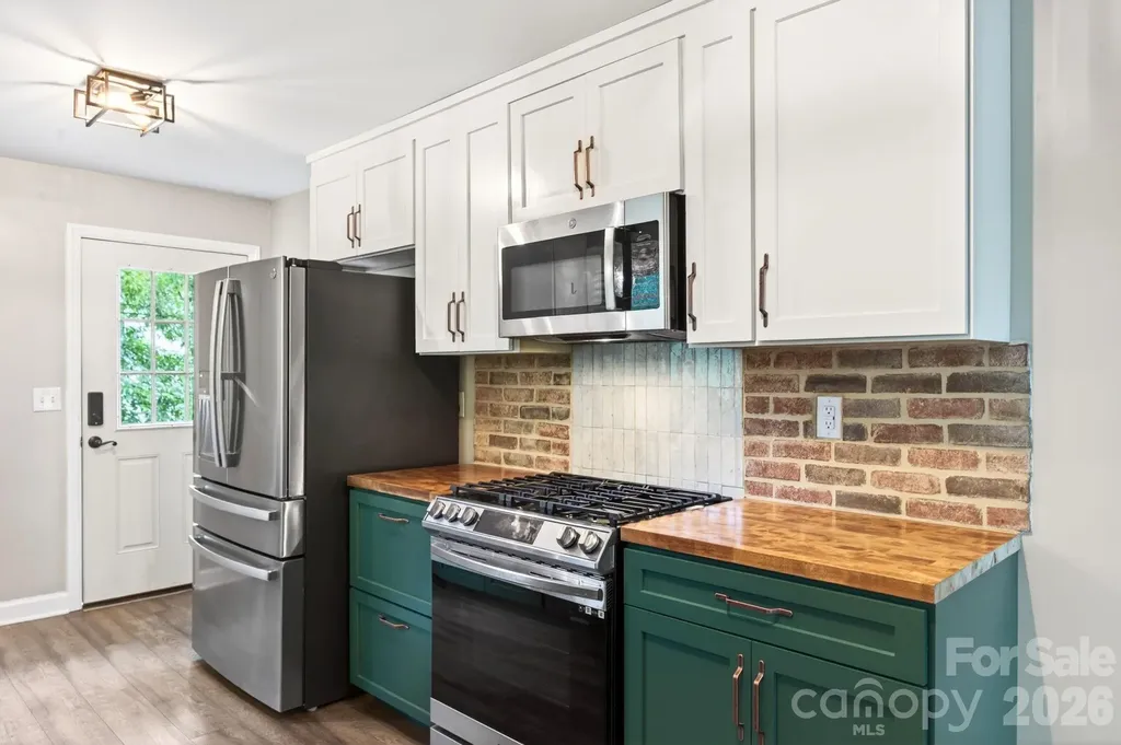 65 Farley Street Waynesville NC 28786