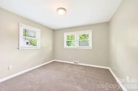 65 Farley Street Waynesville NC 28786