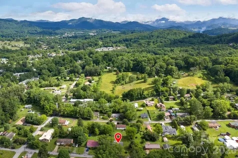 65 Farley Street Waynesville NC 28786