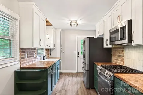 65 Farley Street Waynesville NC 28786