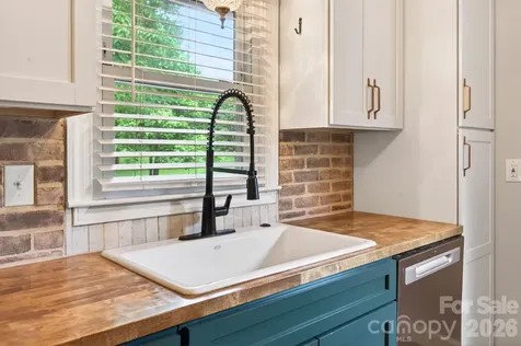 65 Farley Street Waynesville NC 28786