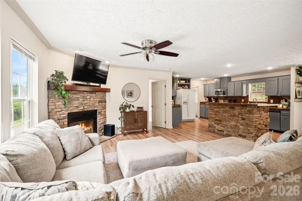 11 Misty Lane Candler NC 28715