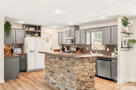 11 Misty Lane Candler NC 28715