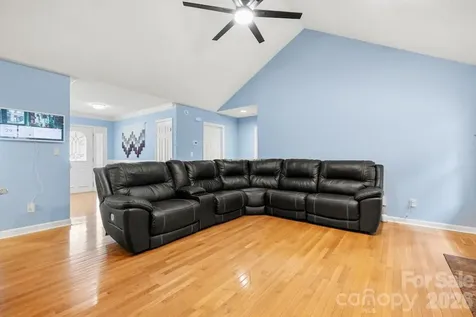 4403 Hubbard Road Charlotte NC 28269