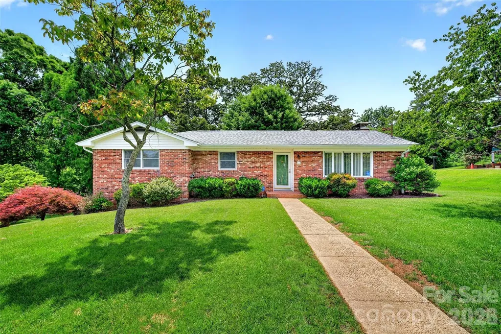 35 Mountain Terrace Asheville NC 28806