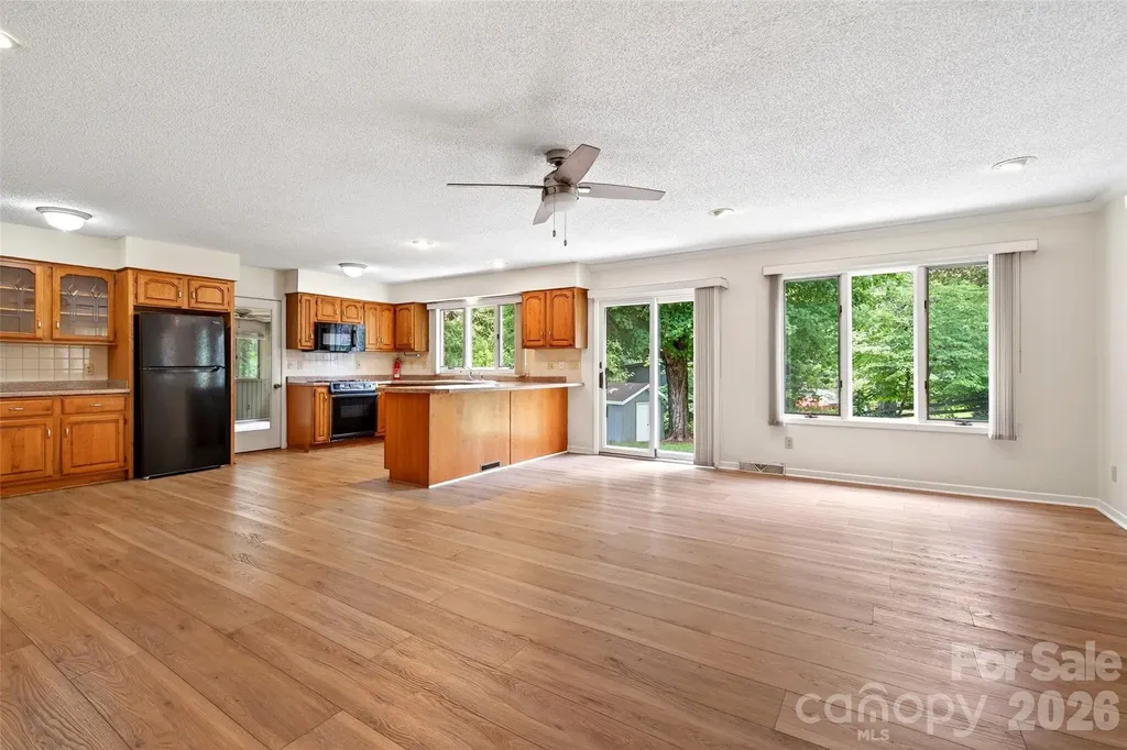 35 Mountain Terrace Asheville NC 28806