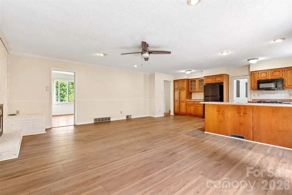 35 Mountain Terrace Asheville NC 28806