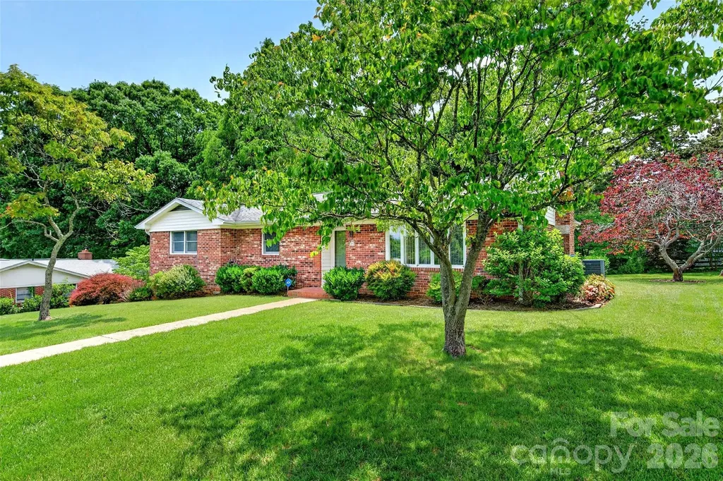 35 Mountain Terrace Asheville NC 28806