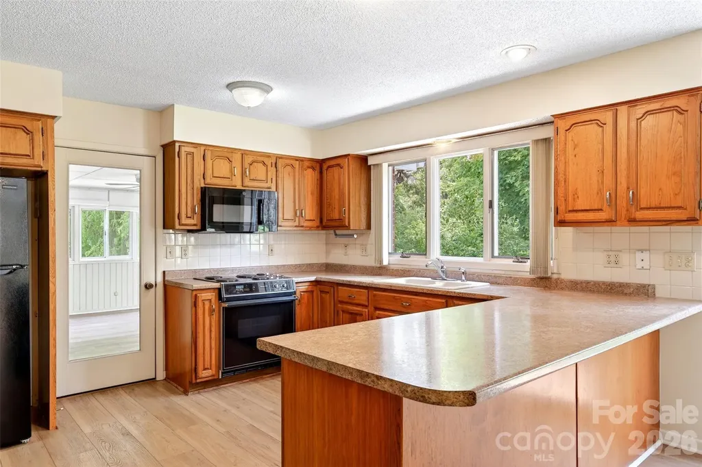 35 Mountain Terrace Asheville NC 28806