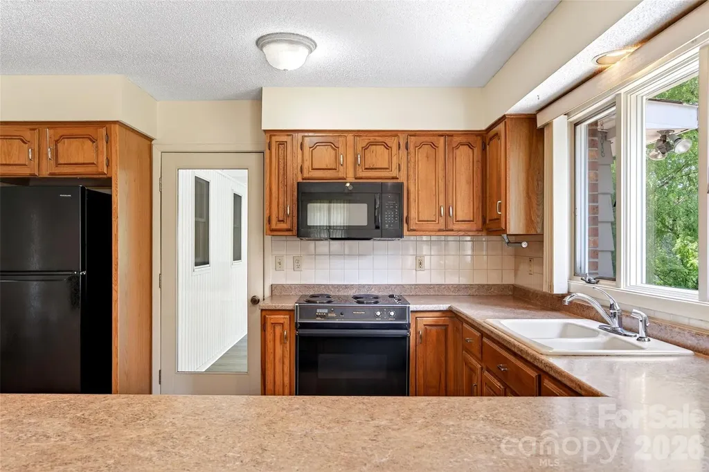 35 Mountain Terrace Asheville NC 28806
