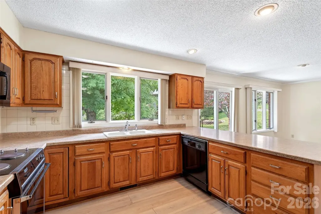 35 Mountain Terrace Asheville NC 28806