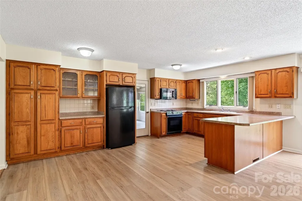 35 Mountain Terrace Asheville NC 28806
